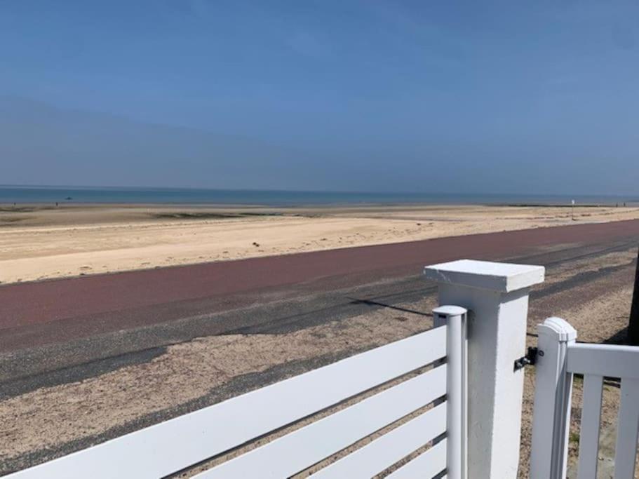 Villa De La Plage, Front De Mer, Juno Beach Bernieres-sur-Mer Luaran gambar